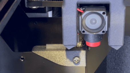 cleaning-metal-brush